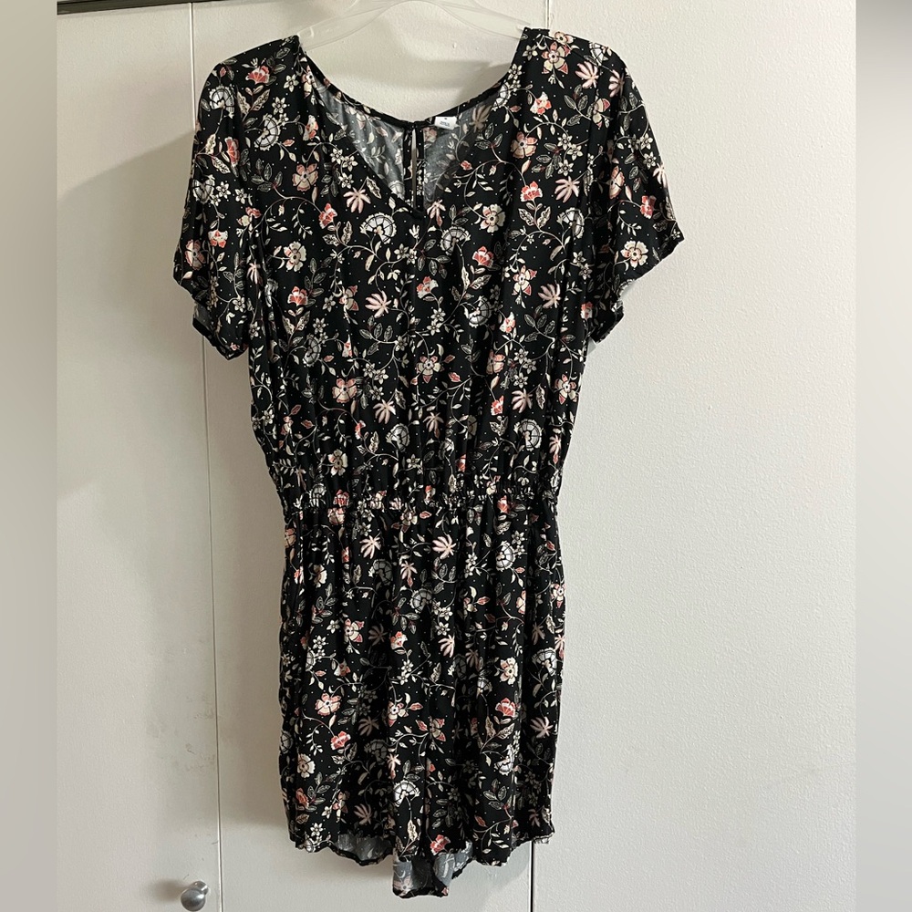 OLD NAVY Floral Black Short Sleeve Romper